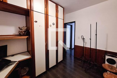 Casa à venda com 200m², 4 quartos e 2 vagas Casa à venda com 200m², 4 quartos e 2 vagasQuarto 2