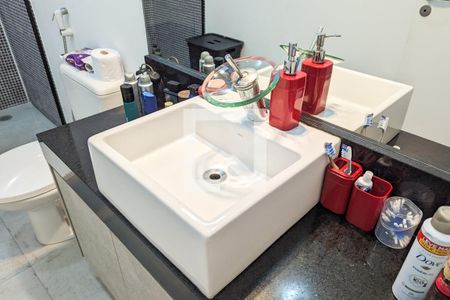 Apartamento à venda com 208m², 3 quartos e 2 vagasBanheiro da suíte 3