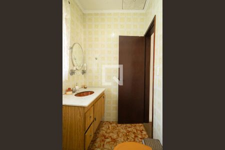 Casa à venda com 255m², 3 quartos e 3 vagas Casa à venda com 255m², 3 quartos e 3 vagasBanheiro Social