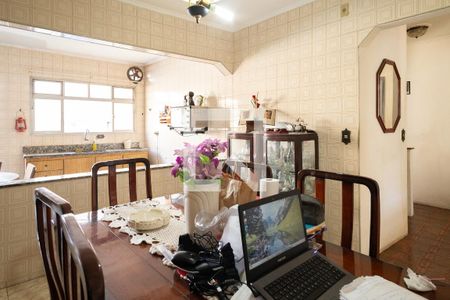 Casa à venda com 255m², 3 quartos e 3 vagas Casa à venda com 255m², 3 quartos e 3 vagasCopa