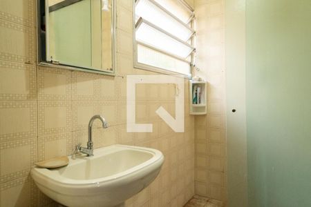 Casa à venda com 255m², 3 quartos e 3 vagas Casa à venda com 255m², 3 quartos e 3 vagasBanheiro de serviço