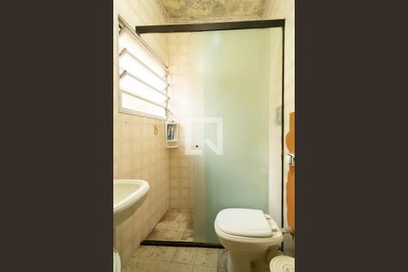 Casa à venda com 255m², 3 quartos e 3 vagas Casa à venda com 255m², 3 quartos e 3 vagasBanheiro de serviço