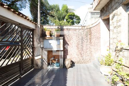 Casa à venda com 255m², 3 quartos e 3 vagas Casa à venda com 255m², 3 quartos e 3 vagasVaranda