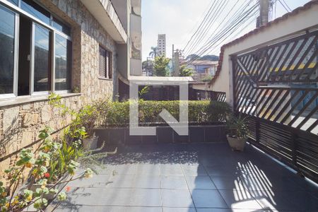 Casa à venda com 255m², 3 quartos e 3 vagas Casa à venda com 255m², 3 quartos e 3 vagasVaranda