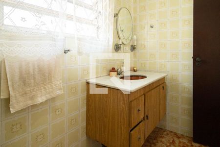 Casa à venda com 255m², 3 quartos e 3 vagas Casa à venda com 255m², 3 quartos e 3 vagasBanheiro Social