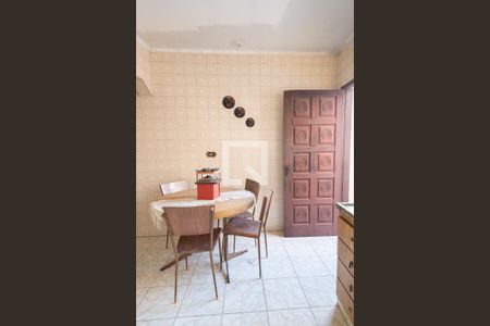 Casa à venda com 255m², 3 quartos e 3 vagas Casa à venda com 255m², 3 quartos e 3 vagasCozinha