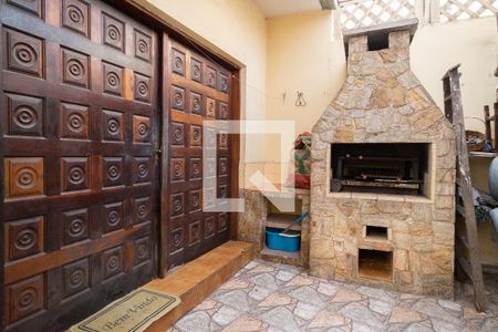 Casa à venda com 255m², 3 quartos e 3 vagas Casa à venda com 255m², 3 quartos e 3 vagasÁrea - Churrasqueira