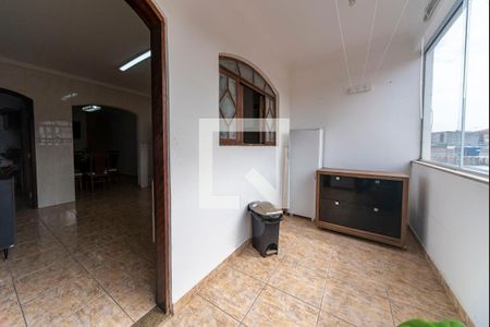 Casa à venda com 380m², 3 quartos e 6 vagas Casa à venda com 380m², 3 quartos e 6 vagasÁrea de Serviço