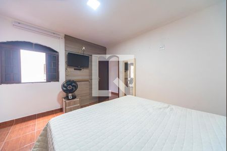 Casa à venda com 380m², 3 quartos e 6 vagas Casa à venda com 380m², 3 quartos e 6 vagasQuatro 2