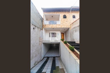 Casa à venda com 380m², 3 quartos e 6 vagas Casa à venda com 380m², 3 quartos e 6 vagasFachada