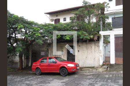 Casa à venda com 302m², 4 quartos e 4 vagasFachada
