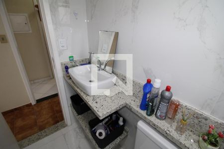 Apartamento à venda com 71m², 3 quartos e 2 vagasQuarto 3 - Banheiro