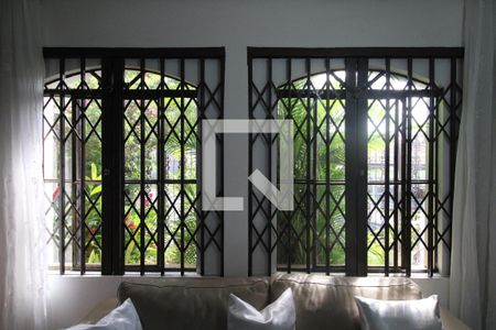 Casa à venda com 202m², 4 quartos e 5 vagasSala