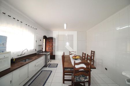 Casa à venda com 202m², 4 quartos e 5 vagasCozinha 