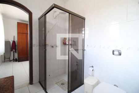 Casa à venda com 202m², 4 quartos e 5 vagasBanheiro da Suíte 1