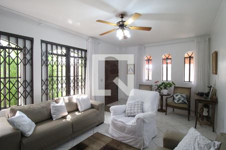 Casa à venda com 202m², 4 quartos e 5 vagasSala