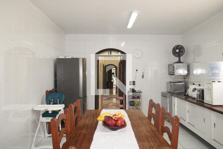 Casa à venda com 202m², 4 quartos e 5 vagasCozinha 