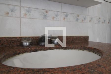 Casa à venda com 202m², 4 quartos e 5 vagasBanheiro da Suíte 1