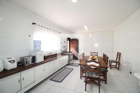 Casa à venda com 202m², 4 quartos e 5 vagasCozinha 