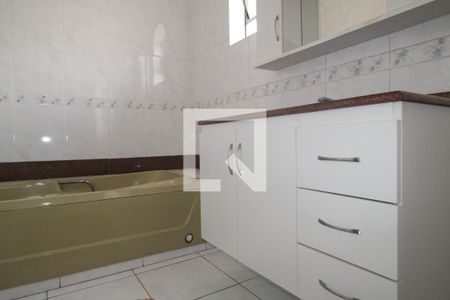 Casa à venda com 202m², 4 quartos e 5 vagasBanheiro da Suíte 1