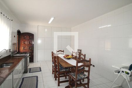 Casa à venda com 202m², 4 quartos e 5 vagasCozinha 