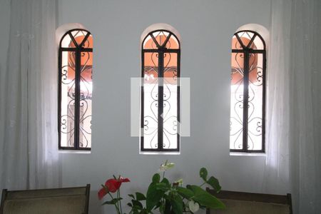 Casa à venda com 202m², 4 quartos e 5 vagasSala