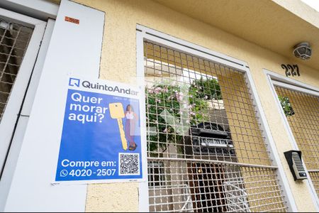 Casa à venda com 230m², 4 quartos e 3 vagas Casa à venda com 230m², 4 quartos e 3 vagasFachada