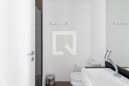 Banheiro de kitnet/studio para alugar com 1 quarto, 22m² em Indianópolis, São Paulo