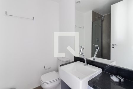 Banheiro de kitnet/studio para alugar com 1 quarto, 22m² em Indianópolis, São Paulo
