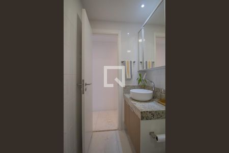 Apartamento à venda com 160m², 5 quartos e 2 vagas Apartamento à venda com 160m², 5 quartos e 2 vagasBanheiro 2