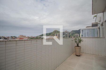 Apartamento à venda com 160m², 5 quartos e 2 vagas Apartamento à venda com 160m², 5 quartos e 2 vagasVaranda da Sala