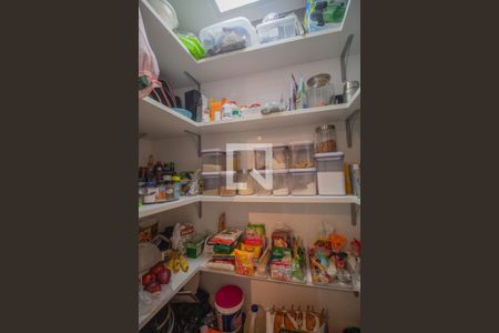 Apartamento à venda com 160m², 5 quartos e 2 vagas Apartamento à venda com 160m², 5 quartos e 2 vagasDespensa