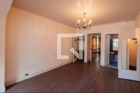 Casa à venda com 350m², 3 quartos e 2 vagas Casa à venda com 350m², 3 quartos e 2 vagasSuíte
