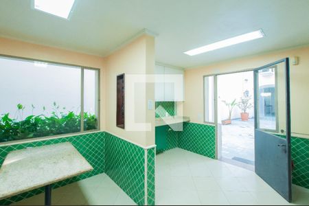 Casa à venda com 350m², 3 quartos e 2 vagas Casa à venda com 350m², 3 quartos e 2 vagasCozinha