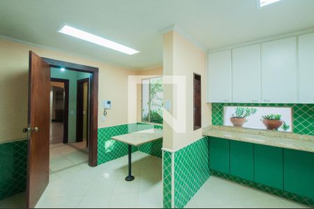 Casa à venda com 350m², 3 quartos e 2 vagas Casa à venda com 350m², 3 quartos e 2 vagasCozinha