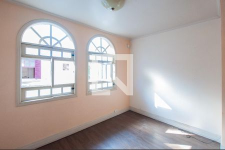 Casa à venda com 350m², 3 quartos e 2 vagas Casa à venda com 350m², 3 quartos e 2 vagasSuíte