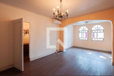 Casa à venda com 350m², 3 quartos e 2 vagas Casa à venda com 350m², 3 quartos e 2 vagasSuíte