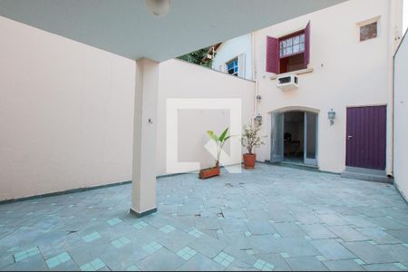 Casa à venda com 350m², 3 quartos e 2 vagas Casa à venda com 350m², 3 quartos e 2 vagasQuintal