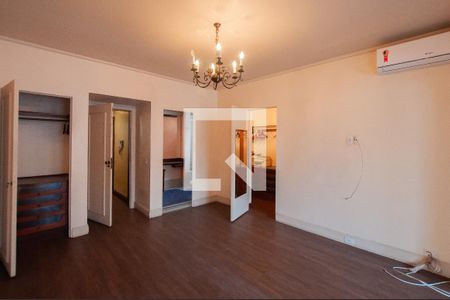 Casa à venda com 350m², 3 quartos e 2 vagas Casa à venda com 350m², 3 quartos e 2 vagasSuíte