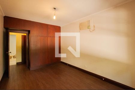 Casa à venda com 350m², 3 quartos e 2 vagas Casa à venda com 350m², 3 quartos e 2 vagasQuarto 1