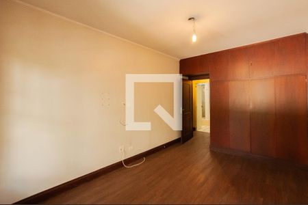 Casa à venda com 350m², 3 quartos e 2 vagas Casa à venda com 350m², 3 quartos e 2 vagasQuarto 1
