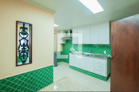 Casa à venda com 350m², 3 quartos e 2 vagas Casa à venda com 350m², 3 quartos e 2 vagasCozinha