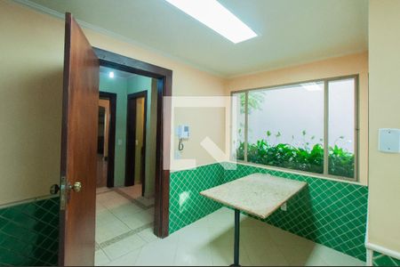 Casa à venda com 350m², 3 quartos e 2 vagas Casa à venda com 350m², 3 quartos e 2 vagasCozinha