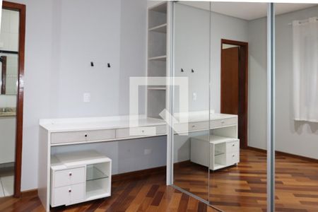 Casa à venda com 210m², 3 quartos e 6 vagas Casa à venda com 210m², 3 quartos e 6 vagasSuíte 1