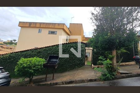 Apartamento à venda com 78m², 2 quartos e 1 vaga Apartamento à venda com 78m², 2 quartos e 1 vagaFachada