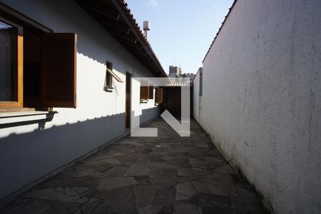 Casa à venda com 350m², 2 quartos e 3 vagas Casa à venda com 350m², 2 quartos e 3 vagasÁrea externa