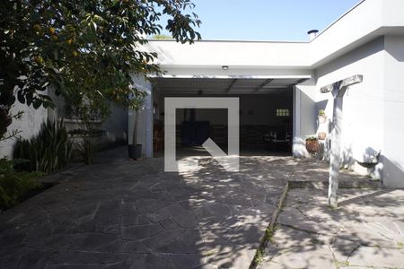 Casa à venda com 350m², 2 quartos e 3 vagas Casa à venda com 350m², 2 quartos e 3 vagasÁrea externa
