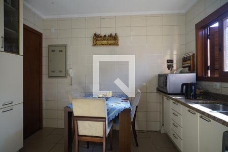 Casa à venda com 350m², 2 quartos e 3 vagas Casa à venda com 350m², 2 quartos e 3 vagasCozinha