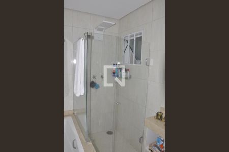 Casa para alugar com 250m², 3 quartos e 5 vagasBanheiro do Quarto 1