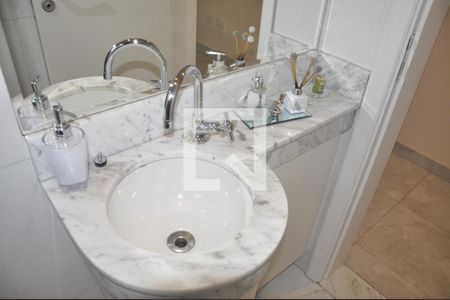 Casa para alugar com 250m², 3 quartos e 5 vagasLavabo